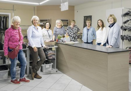 Gruppenbild: die Ehrenamtlichen Frauen des Wuppertaler Kinderschutzbundes